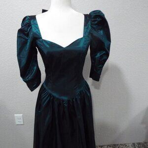 Vintage 80’s Metallic Emerald Green Prom puffy sleeves Heart Cutout Back Bow Sz6